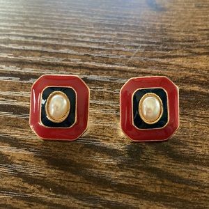 VINTAGE Monet Gold Plated Enamel Earring with Faux Pearl